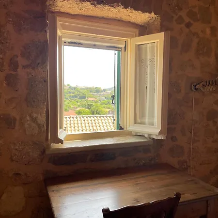 Traditional Stonehouse At Prementinos Village Lefkada Lazaráta