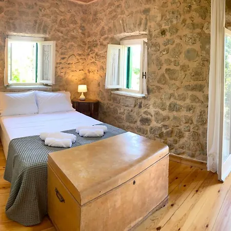 Holiday home Traditional Stonehouse At Prementinos Village Lefkada Lazarata