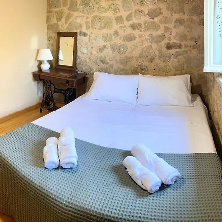 Traditional Stonehouse At Prementinos Village Lefkada *