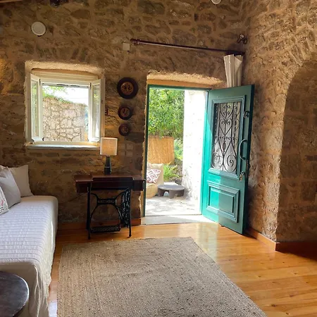 Traditional Stonehouse At Prementinos Village Lefkada *